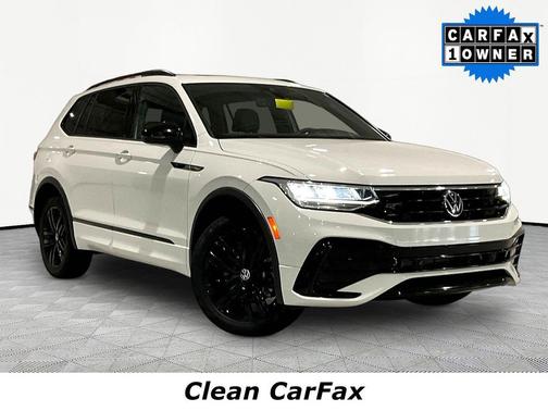 Oryx White Pearl 2022 Volkswagen Tiguan 2.0T SE R-Line Black 4MOTION