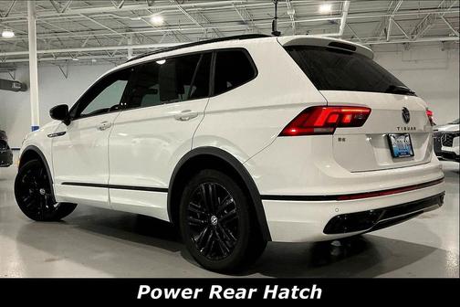 Oryx White Pearl 2022 Volkswagen Tiguan 2.0T SE R-Line Black 4MOTION