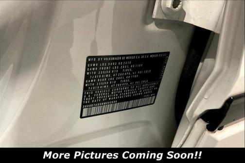 Oryx White Pearl 2022 Volkswagen Tiguan 2.0T SE R-Line Black 4MOTION