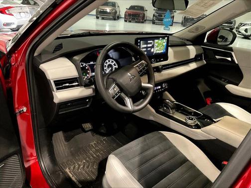 Red Diamond 2025 Mitsubishi Outlander SE S-AWC