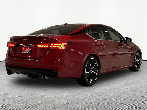 Scarlet Ember Tintcoat 2023 Nissan Altima SR FWD