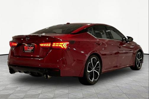 Scarlet Ember Tintcoat 2023 Nissan Altima SR FWD