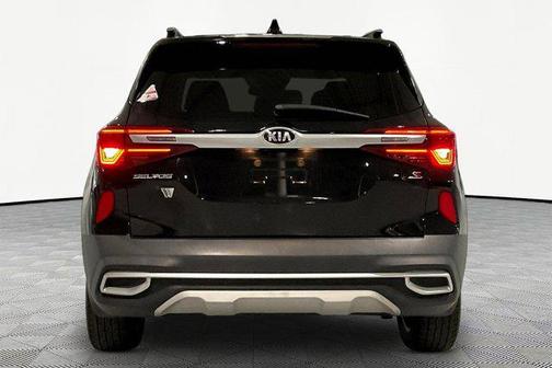 Cherry Black 2021 Kia Seltos S