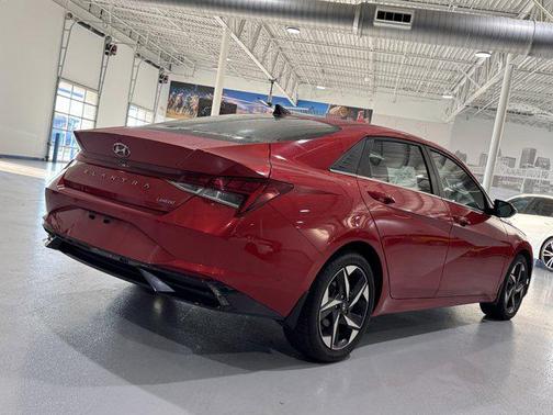 2023 Hyundai ELANTRA Limited