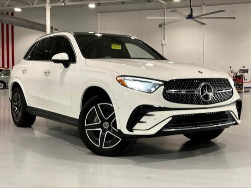 White 2024 Mercedes-Benz GLC 300 4MATIC