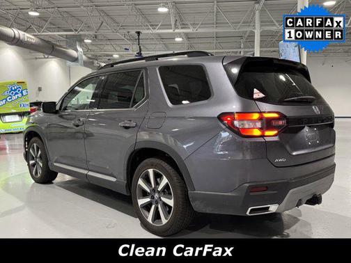 2025 Honda Pilot Touring 8-Passenger