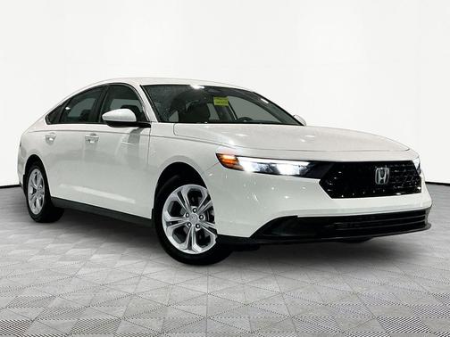 Platinum White Pearl 2025 Honda Accord LX 1.5T
