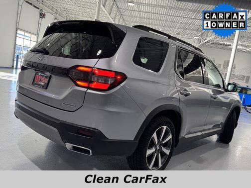 2024 Honda Pilot Touring 8-Passenger