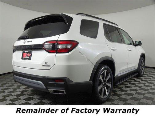 2025 Honda Pilot Touring 8-Passenger