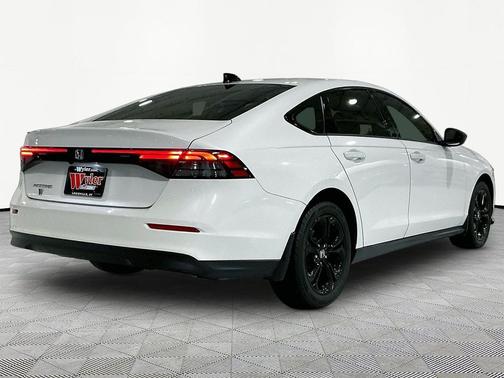 Platinum White Pearl 2025 Honda Accord SE