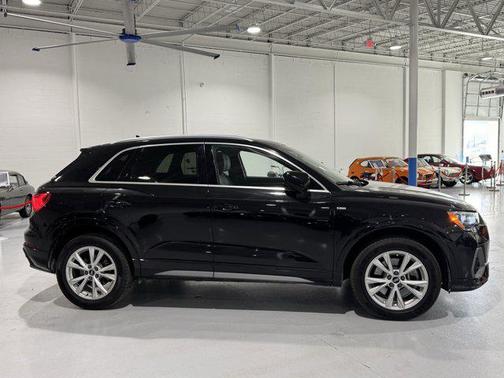 2021 Audi Q3 45 S line Premium