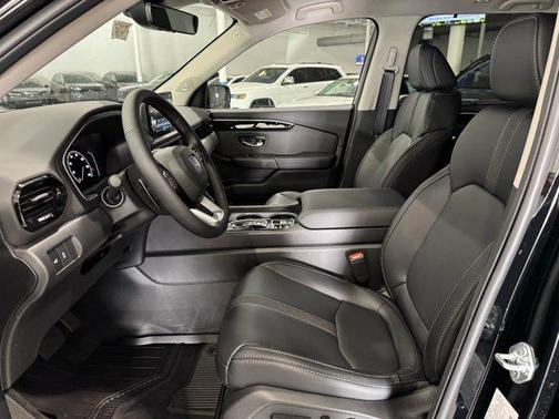 2025 Honda Pilot Touring 8-Passenger