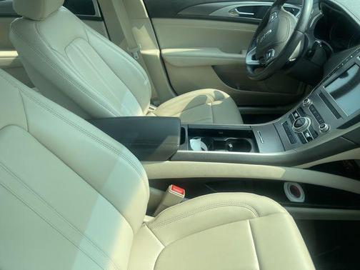2020 Lincoln MKZ Standard