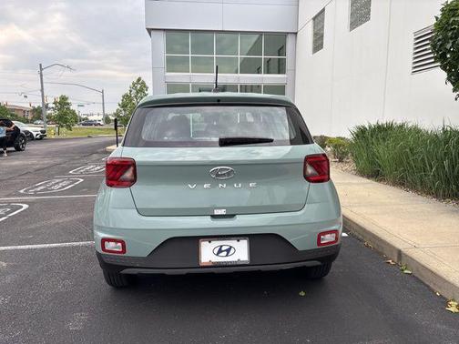 2025 Hyundai VENUE SE