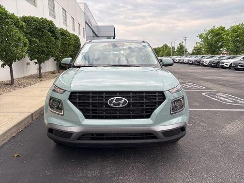 2025 Hyundai VENUE SE