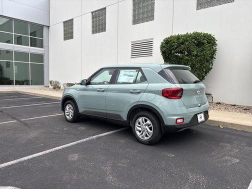 2025 Hyundai VENUE SE