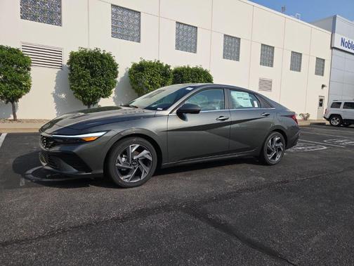 2025 Hyundai ELANTRA Limited