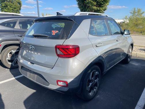 2022 Hyundai VENUE Limited