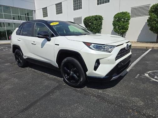 2019 Toyota RAV4 Hybrid SE