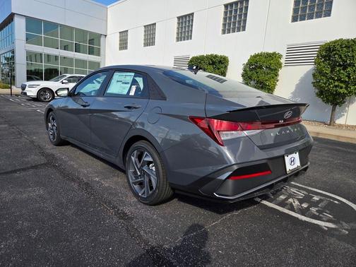 2025 Hyundai ELANTRA Sport