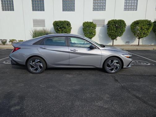 2025 Hyundai ELANTRA Sport