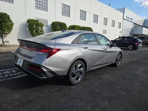 2025 Hyundai ELANTRA Sport