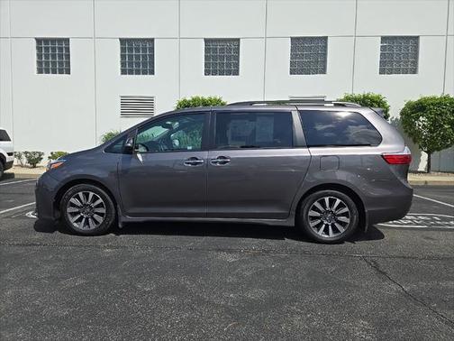 2019 Toyota Sienna Limited Premium