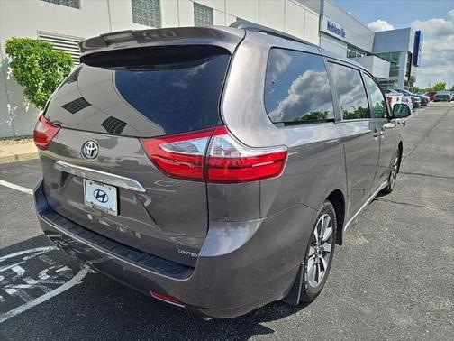 2019 Toyota Sienna Limited Premium