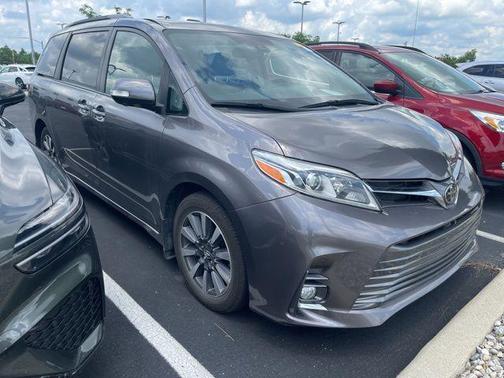 2019 Toyota Sienna Limited Premium