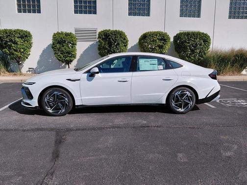 2026 Hyundai SONATA SEL