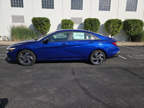 2025 Hyundai ELANTRA Sport