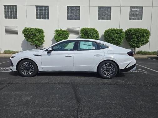 2025 Hyundai SONATA Hybrid SE