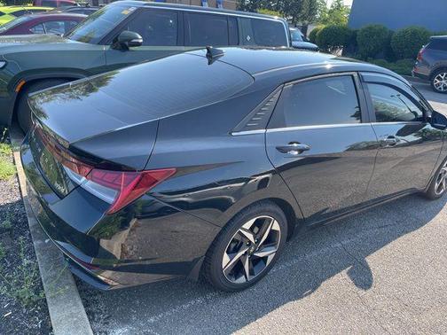 2023 Hyundai ELANTRA Limited