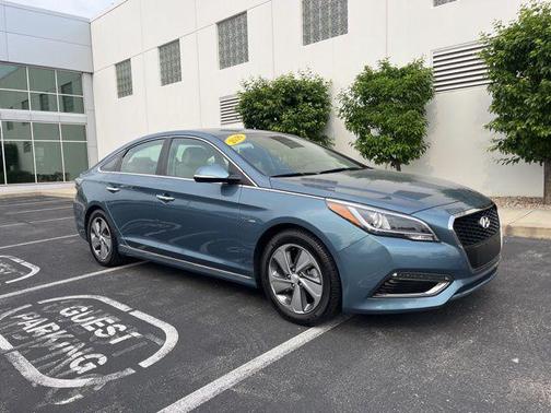 2016 Hyundai SONATA Hybrid Limited
