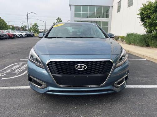 2016 Hyundai SONATA Hybrid Limited