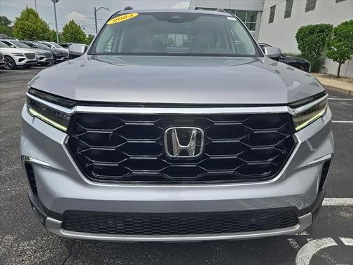 2023 Honda Pilot Touring 8-Passenger