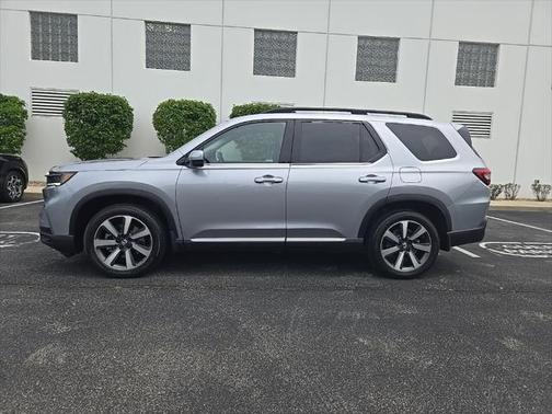 2023 Honda Pilot Touring 8-Passenger