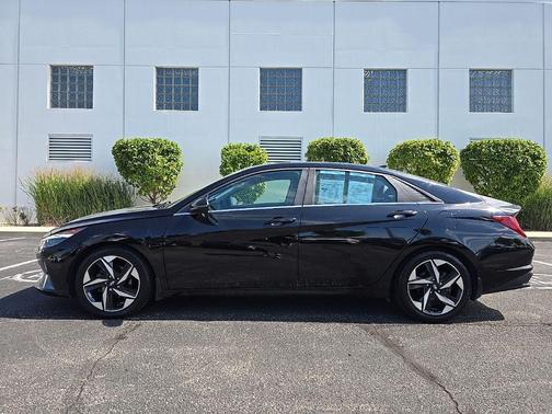 2023 Hyundai ELANTRA Limited