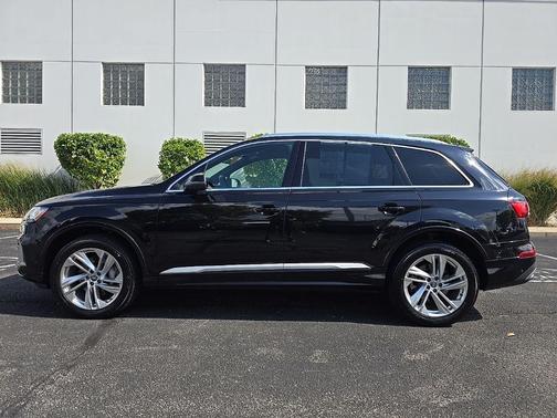2020 Audi Q7 55 Premium Plus