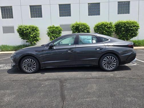 2025 Hyundai SONATA Hybrid Limited