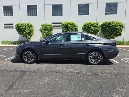 2025 Hyundai SONATA Hybrid Limited