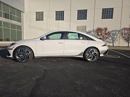 2025 Hyundai IONIQ 6 SEL
