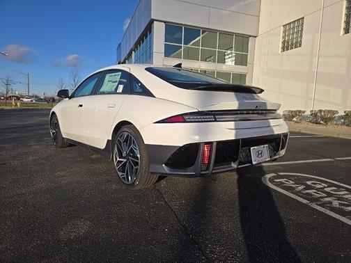 2025 Hyundai IONIQ 6 SEL