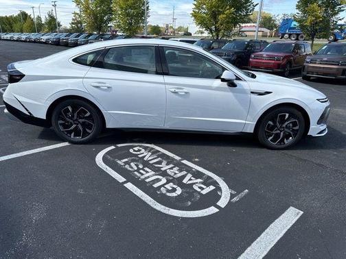 2024 Hyundai SONATA Hybrid SE