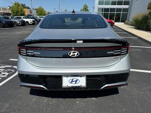 2024 Hyundai SONATA Hybrid SE