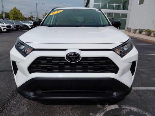 2019 Toyota RAV4 LE