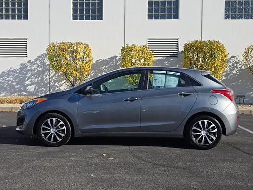 2017 Hyundai Elantra GT Base