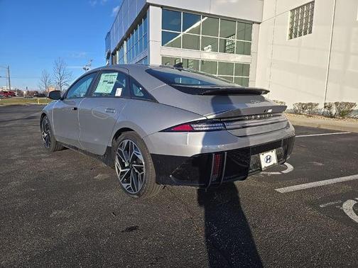 2025 Hyundai IONIQ 6 SE