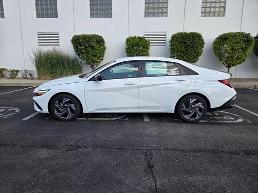 2025 Hyundai ELANTRA Sport