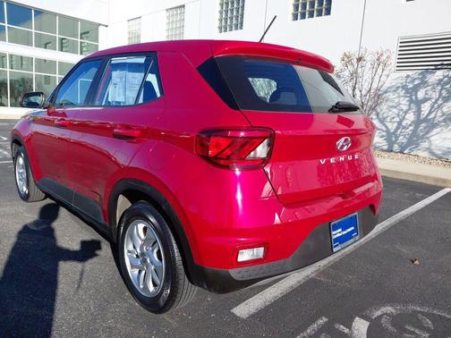 2023 Hyundai VENUE SE